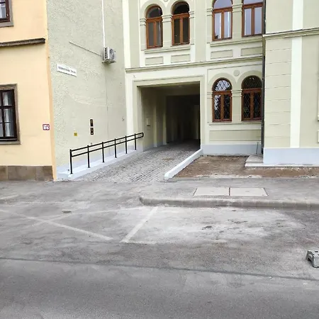 Apartment Mina Apartman Eger